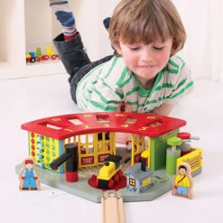 BigJigs BJT192 Rail Remise Voor 5 Treinen -Speelgoed Winkel remise 5 treinen bijigs bjt192 1 1